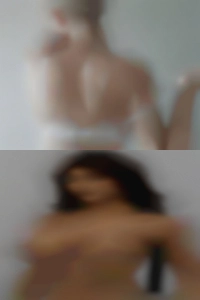 Bugs on nude girls females.